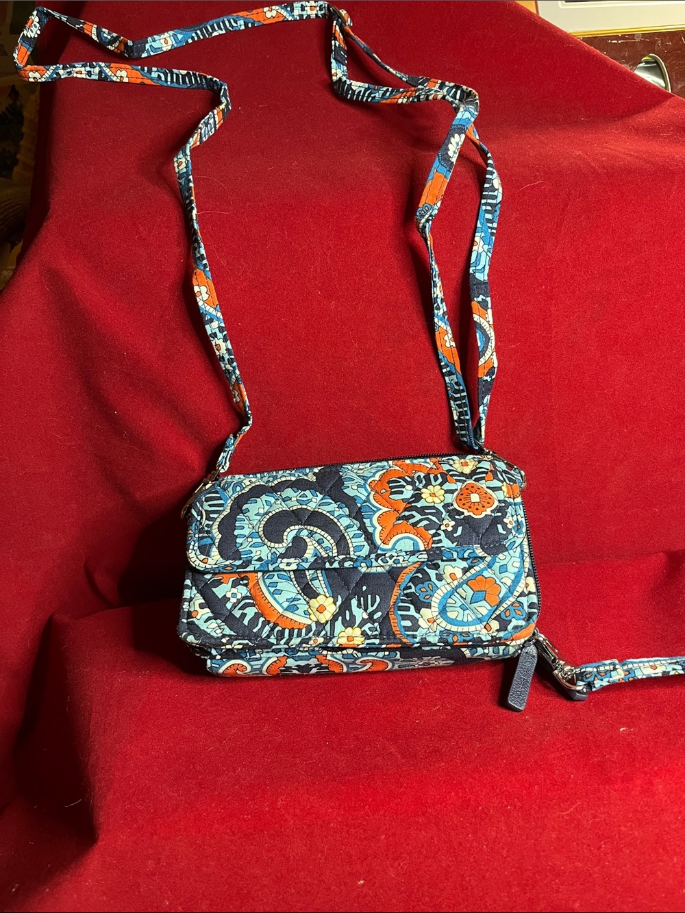 Vera Bradley crossbody/wristlet BRAND NEW Blue paisley